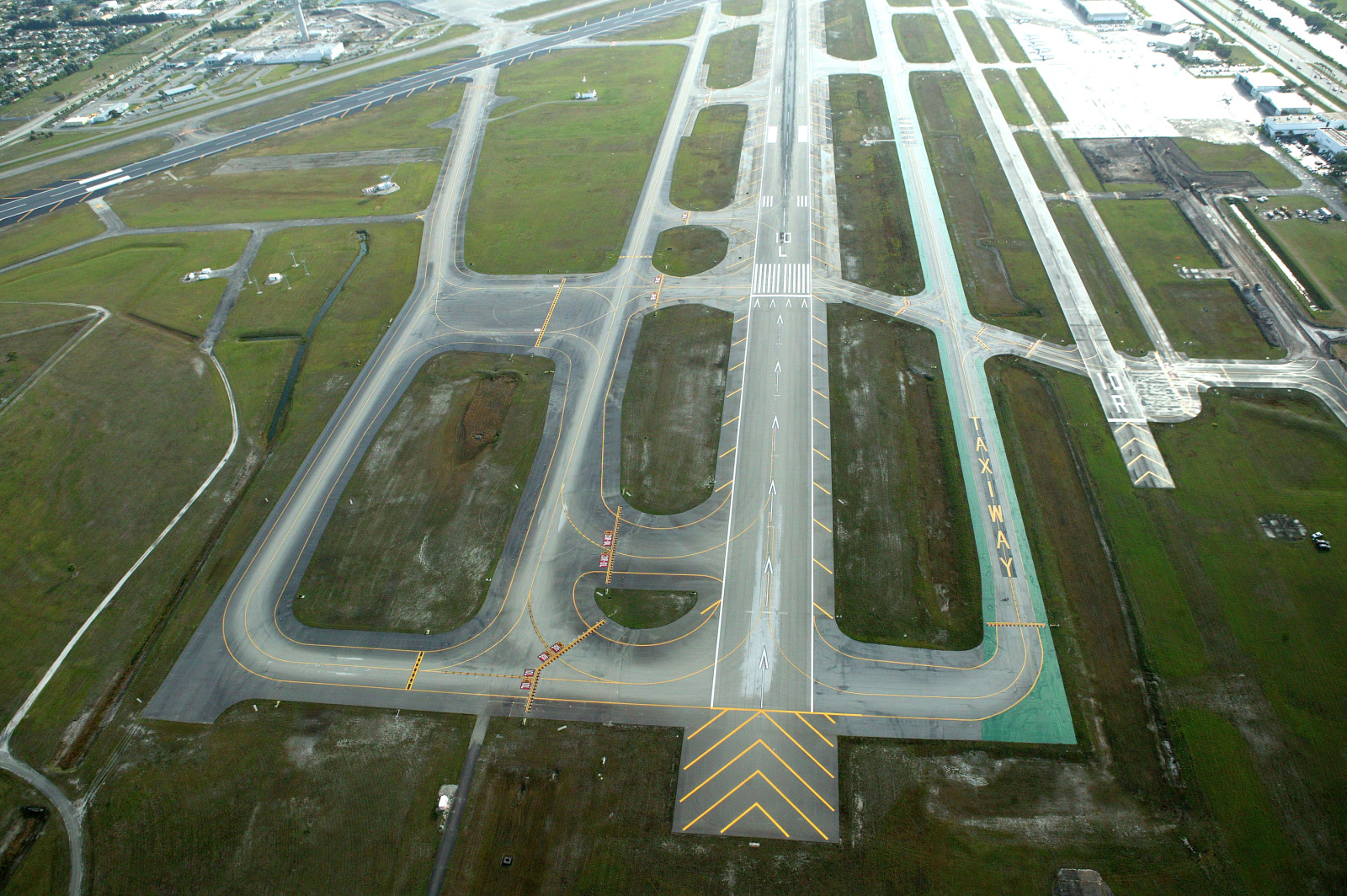 Runway 10L