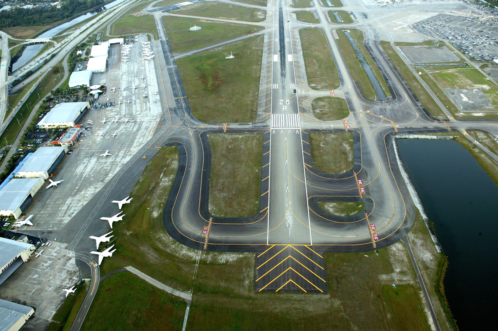 Runway 28R